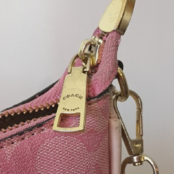 Coach Teri Pink Shoulder Bag with Gold Hardware And Chain Strap Hobo Y2K 90s - Picture 3 of 15